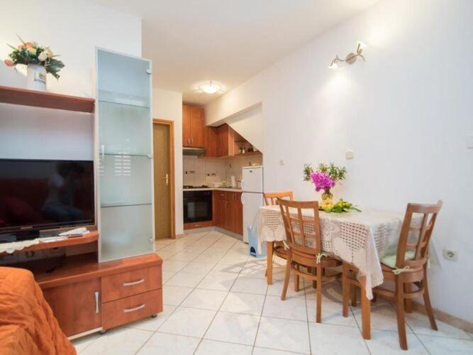 Longo Apartment *